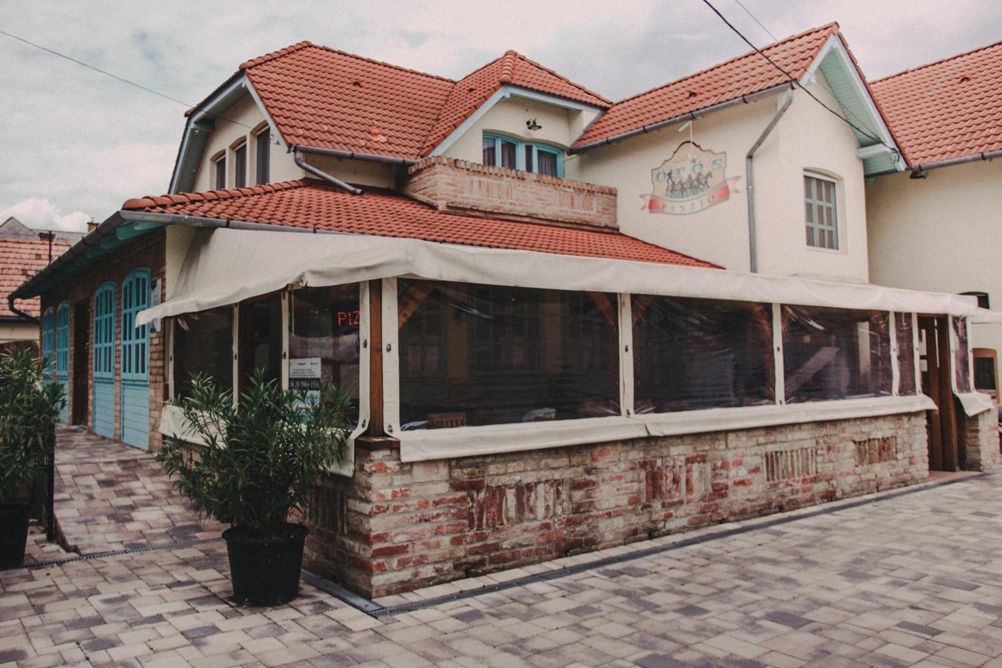 Bed and Breakfast Oetoesfogat Panzio Шіофок Екстер'єр фото