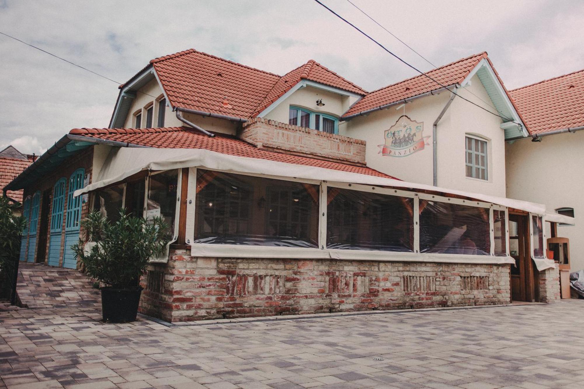 Bed and Breakfast Oetoesfogat Panzio Шіофок Екстер'єр фото