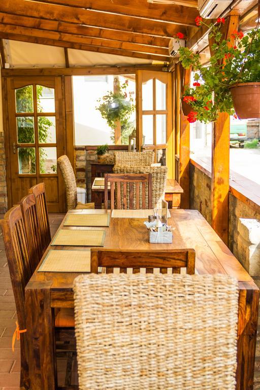 Bed and Breakfast Oetoesfogat Panzio Шіофок Екстер'єр фото
