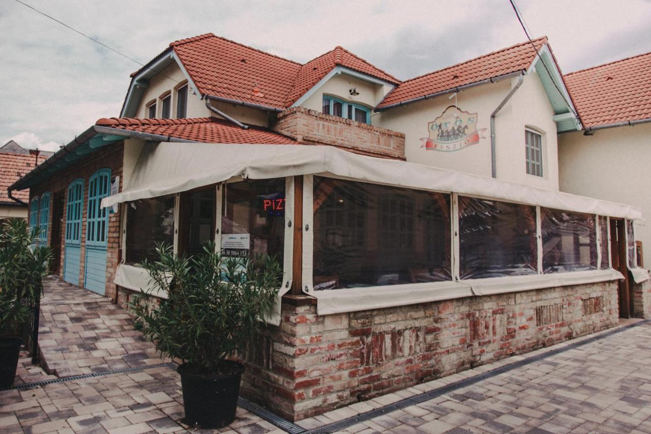 Bed and Breakfast Oetoesfogat Panzio Шіофок Екстер'єр фото