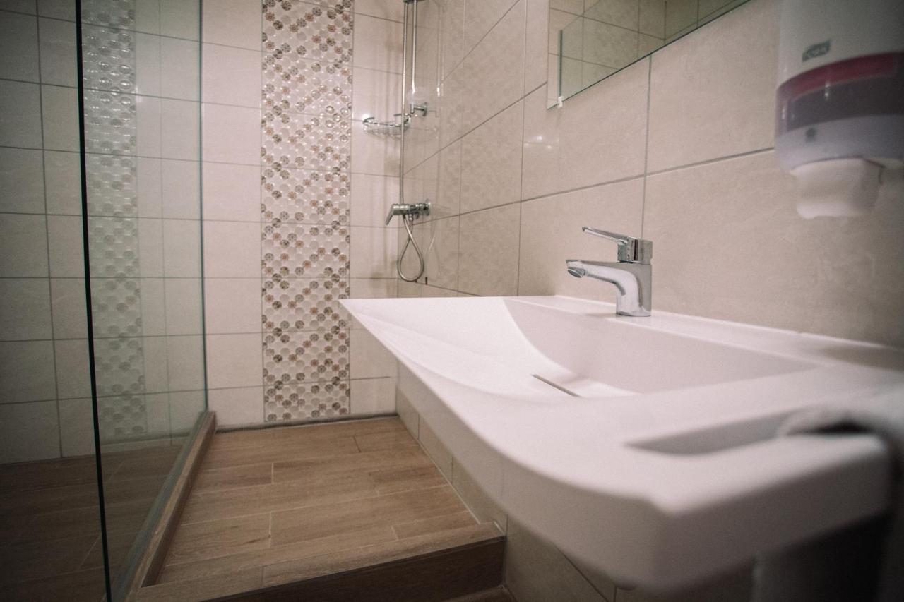 Bed and Breakfast Oetoesfogat Panzio Шіофок Екстер'єр фото