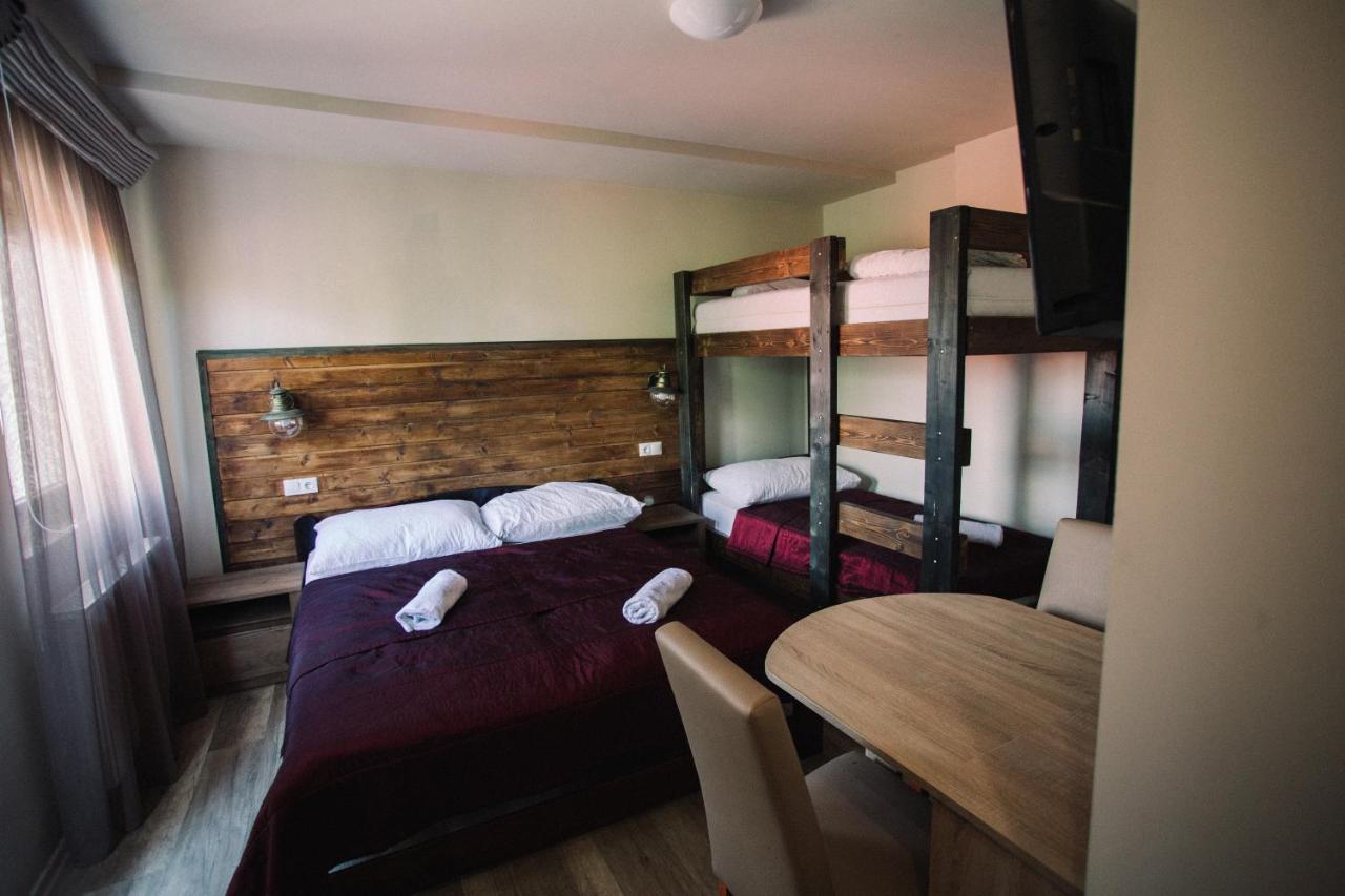 Bed and Breakfast Oetoesfogat Panzio Шіофок Екстер'єр фото